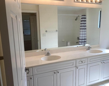 3018 Alcazar Place - Photo Thumbnail 36
