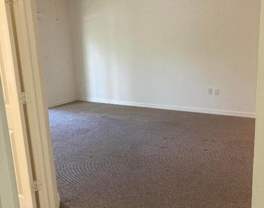 3018 Alcazar Place - Photo Thumbnail 43