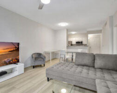 630 S Sapodilla Avenue - Photo Thumbnail 2