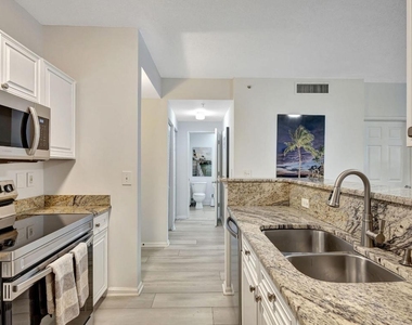 630 S Sapodilla Avenue - Photo Thumbnail 11