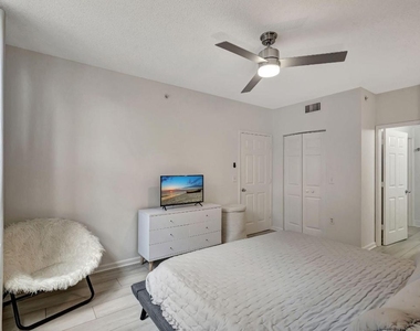 630 S Sapodilla Avenue - Photo Thumbnail 20