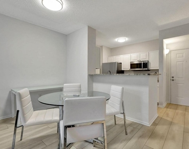 630 S Sapodilla Avenue - Photo Thumbnail 7