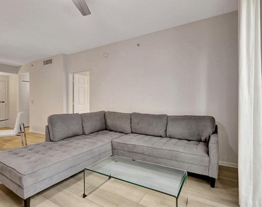 630 S Sapodilla Avenue - Photo Thumbnail 4