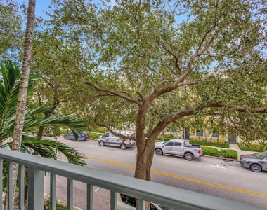 630 S Sapodilla Avenue - Photo Thumbnail 17