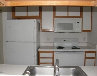 1341 Crab Orchard Drive - Photo Thumbnail 2