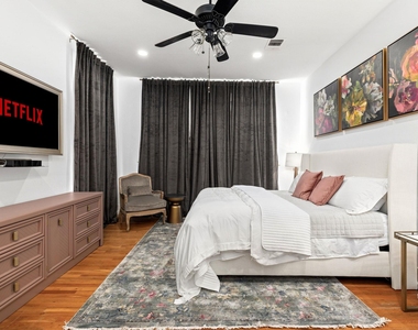 110 E Craig Pl - Photo Thumbnail 10