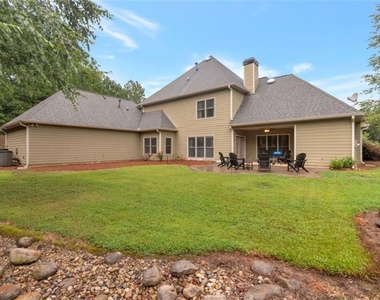 100 Hardwood Lane - Photo Thumbnail 27