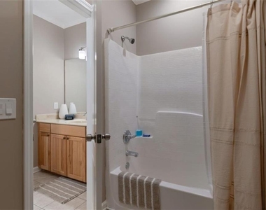 100 Hardwood Lane - Photo Thumbnail 23