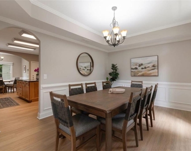 100 Hardwood Lane - Photo Thumbnail 7