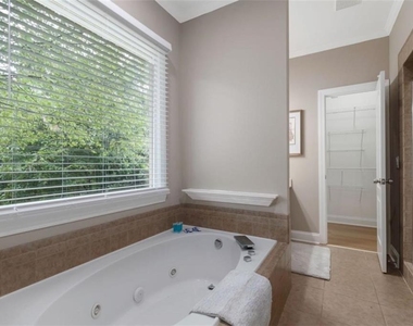 100 Hardwood Lane - Photo Thumbnail 19