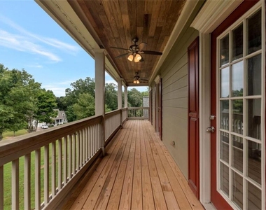100 Hardwood Lane - Photo Thumbnail 13
