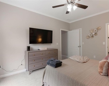 100 Hardwood Lane - Photo Thumbnail 26