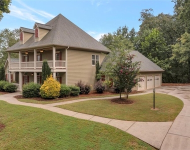 100 Hardwood Lane - Photo Thumbnail 2