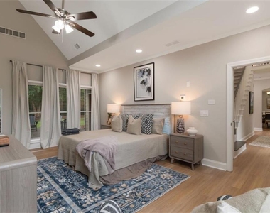 100 Hardwood Lane - Photo Thumbnail 16