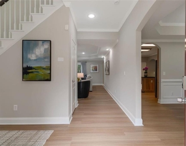100 Hardwood Lane - Photo Thumbnail 3