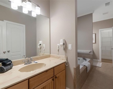 100 Hardwood Lane - Photo Thumbnail 20