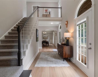 100 Hardwood Lane - Photo Thumbnail 4
