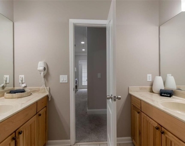 100 Hardwood Lane - Photo Thumbnail 22