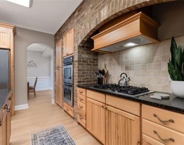 100 Hardwood Lane - Photo Thumbnail 11