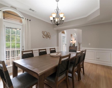 100 Hardwood Lane - Photo Thumbnail 8