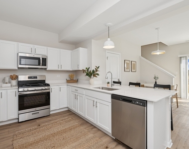 271 Barrett Drive - Photo Thumbnail 6