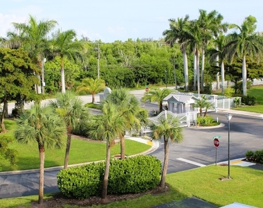 16685 Lake Circle Drive - Photo Thumbnail 1