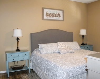 16685 Lake Circle Drive - Photo Thumbnail 13