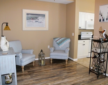 16685 Lake Circle Drive - Photo Thumbnail 8