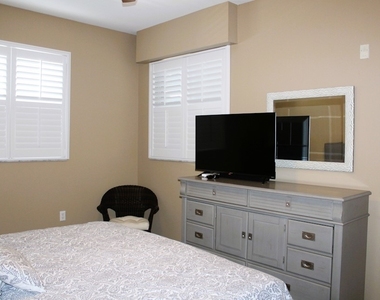 16685 Lake Circle Drive - Photo Thumbnail 14