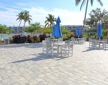 16685 Lake Circle Drive - Photo Thumbnail 27