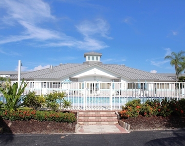 16685 Lake Circle Drive - Photo Thumbnail 29