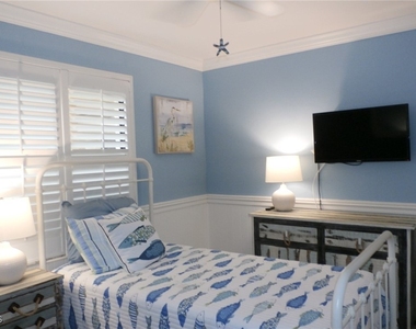 12621 Kelly Sands Way - Photo Thumbnail 9