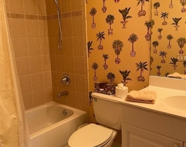 8986 Greenwich Hills Way - Photo Thumbnail 13