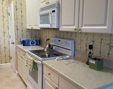 8986 Greenwich Hills Way - Photo Thumbnail 7