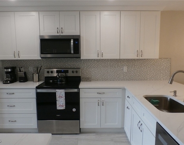 12621 Kelly Sands Way - Photo Thumbnail 2