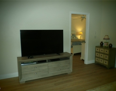 16301 Kelly Woods Drive - Photo Thumbnail 9