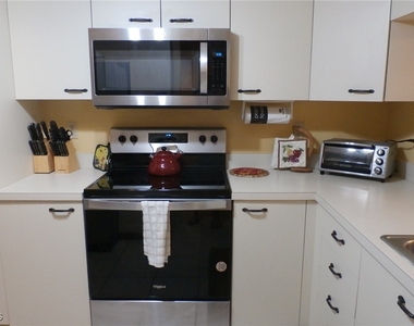 12150 Kelly Sands Way - Photo Thumbnail 2