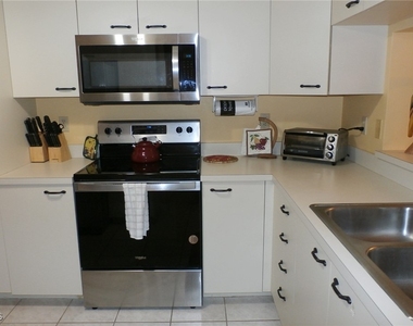12150 Kelly Sands Way - Photo Thumbnail 4