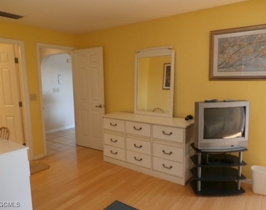 11300 Caravel Circle - Photo Thumbnail 18