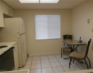 11300 Caravel Circle - Photo Thumbnail 16