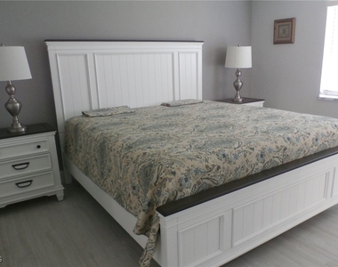 11110 Caravel Circle - Photo Thumbnail 24