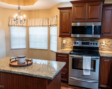 8340 Mystic Greens Way - Photo Thumbnail 9