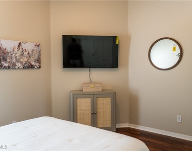 8340 Mystic Greens Way - Photo Thumbnail 17