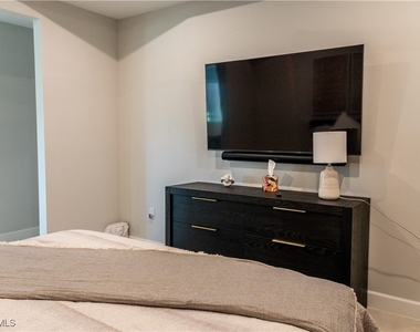 15335 Lucerna Street - Photo Thumbnail 31