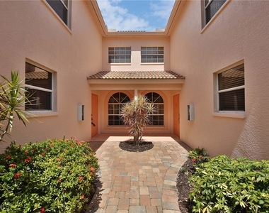 526 Lake Louise Circle - Photo Thumbnail 1
