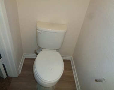 5644 Birchmont Drive - Photo Thumbnail 14