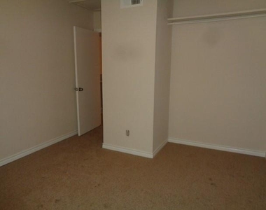5644 Birchmont Drive - Photo Thumbnail 13