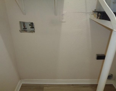 5644 Birchmont Drive - Photo Thumbnail 17