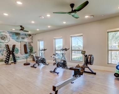 23233 Western Centre Drive - Photo Thumbnail 10