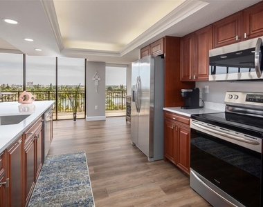 7650 Bayshore Drive - Photo Thumbnail 5